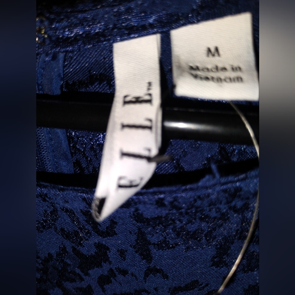 Elle Fit And Flair Elegant Blue Sleeveless Dress Size Medium NWOT - Picture 3 of 3
